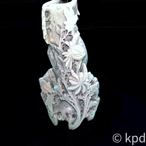 Large Heavily Carved Vintage Chinese Soapstone Vase Flower Leaf Designs - Picture 9 of 12